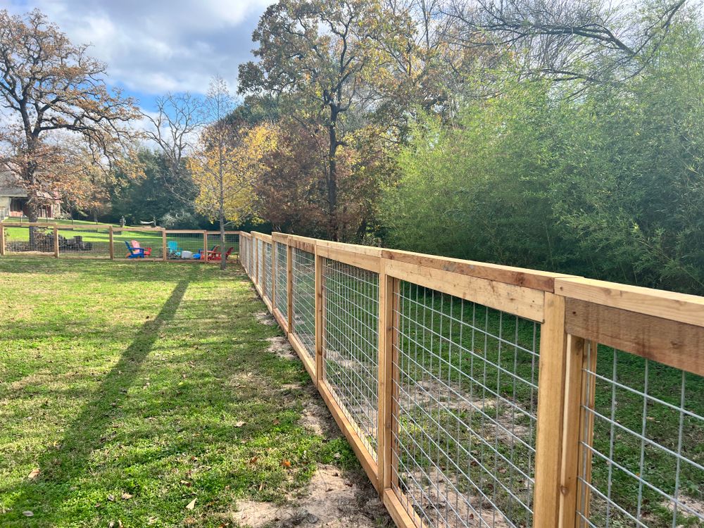 Decorative Wood Fencing  for Pride Of Texas Fence Company in Brookshire, TX