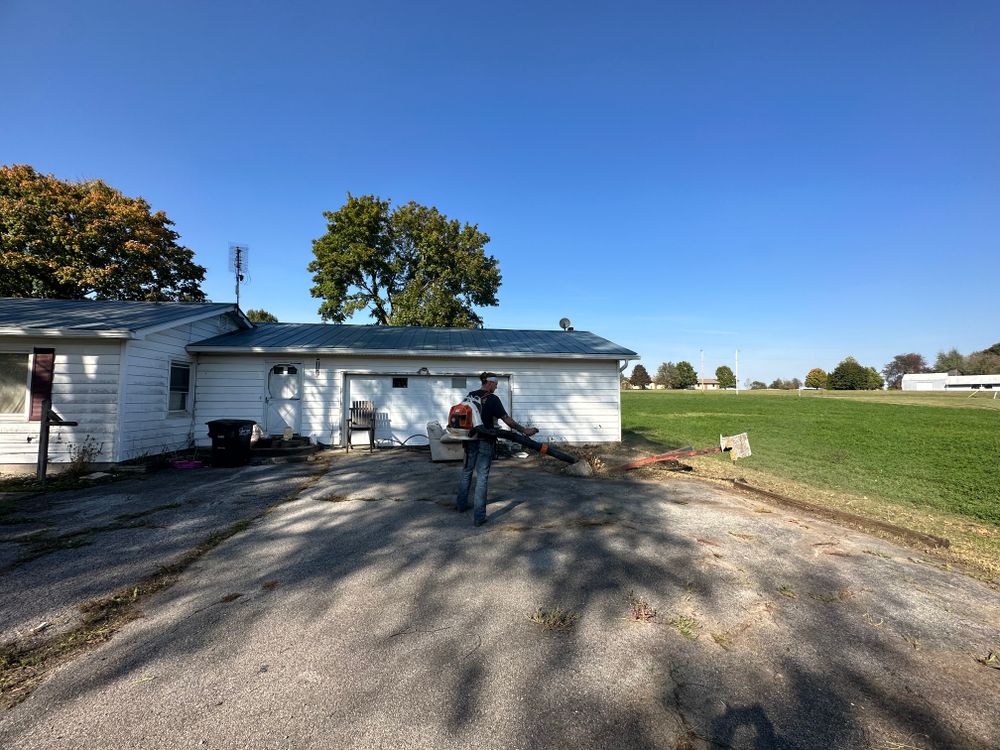 All Photos for FIRST CLASS GRASS LLC in Syracuse, IN