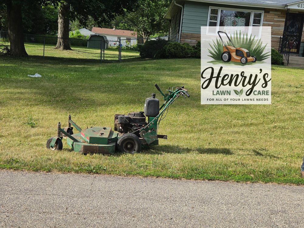 All Photos for Henry's Lawn Care in Rockford, IL