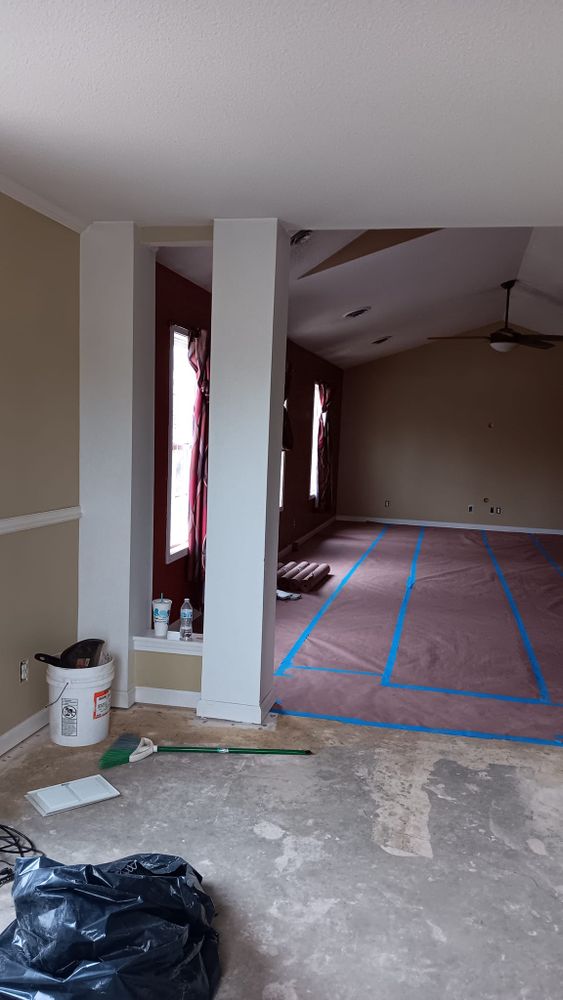 Fence and Full Home Interior Painting and Drywall repair for Dead Tree General Contracting in Carbondale, Illinois