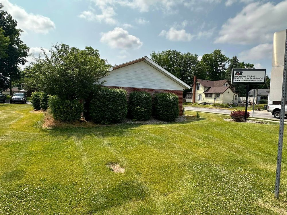 All Photos for FIRST CLASS GRASS LLC in Syracuse, IN