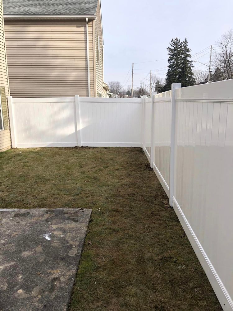 Fences for Daishaun Fencing in Shaker Heights, OH