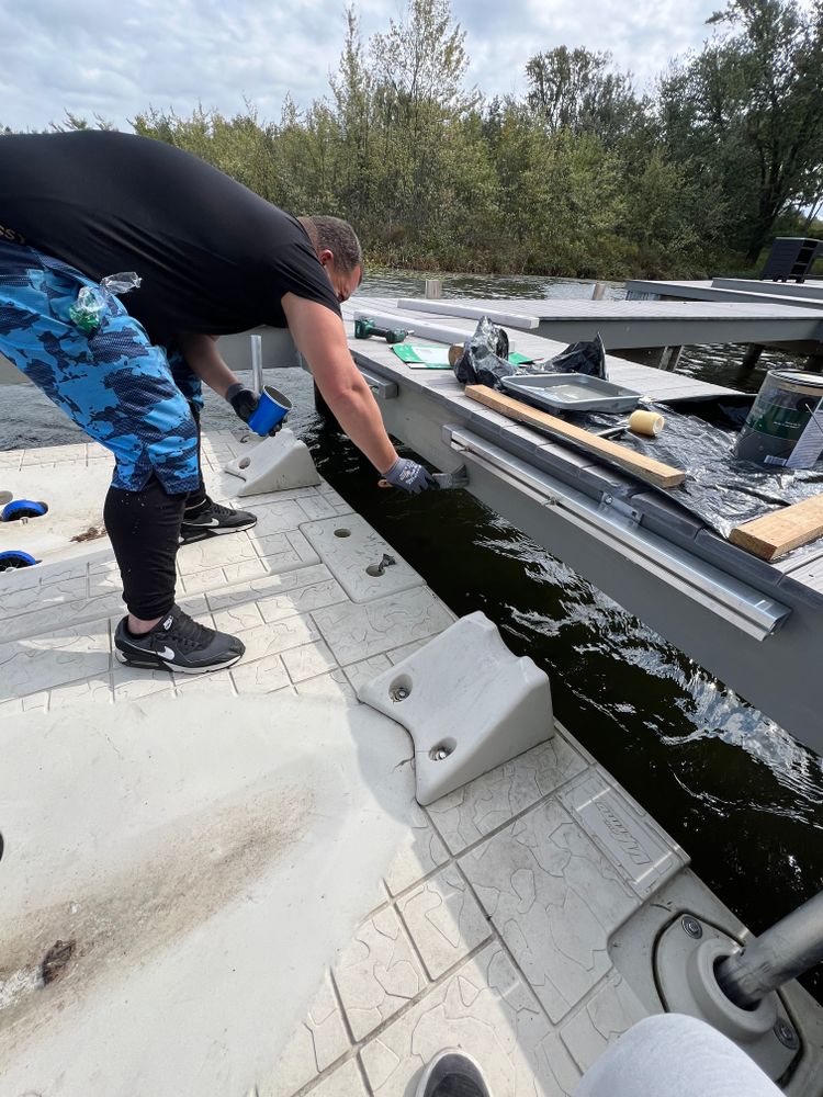 Boat lift Installation for Wagner's Lift and Dock Shop LLC in Watervliet, MI