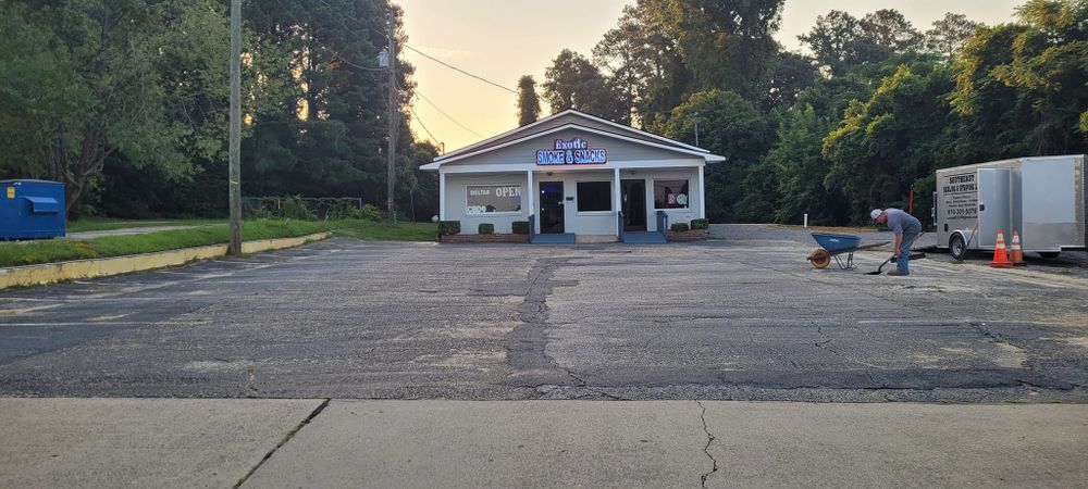 Asphalt for Southeast Sealing & Striping in Bladenboro, NC