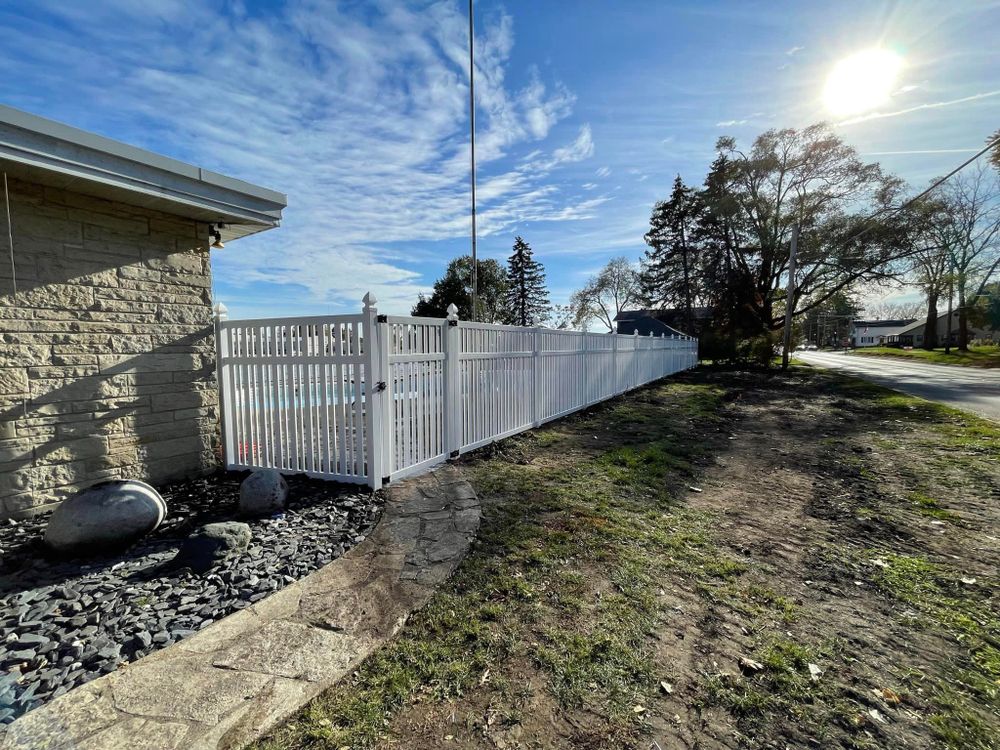 Fences for 5-Star Fencing in McHenry, IL