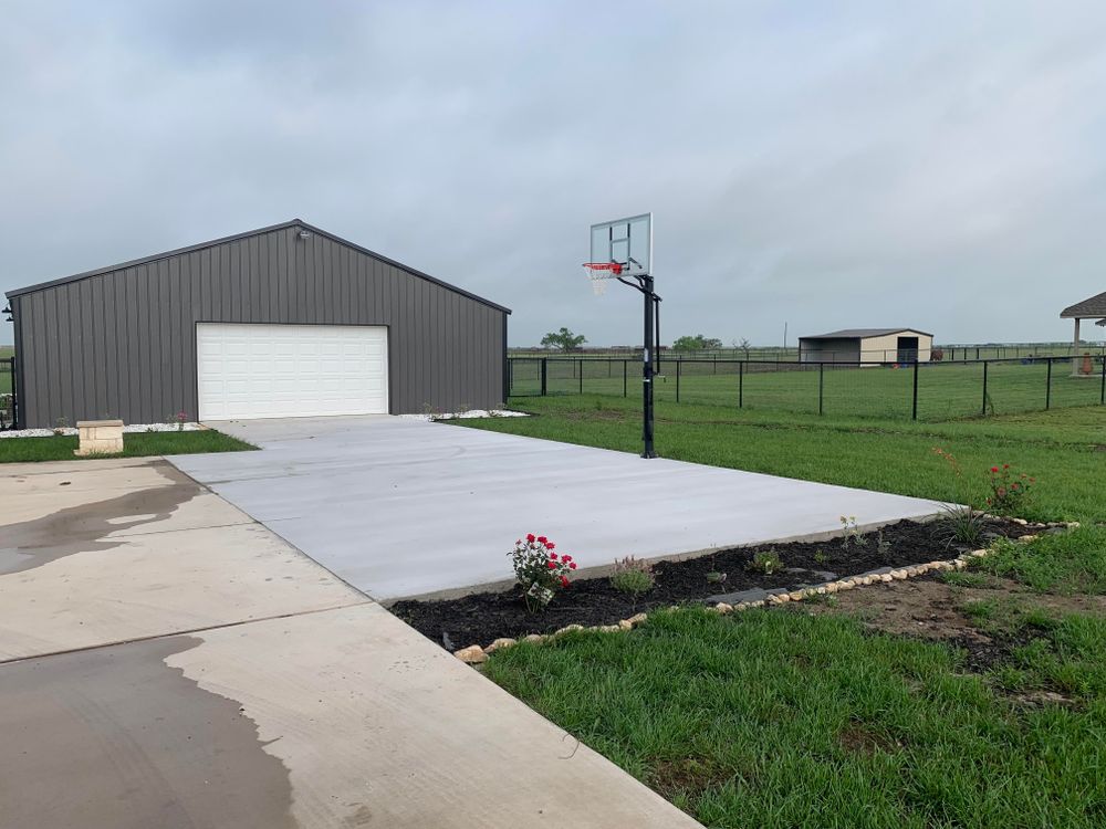 Leal's Welding & Construction LLC team in Granbury, TX - people or person