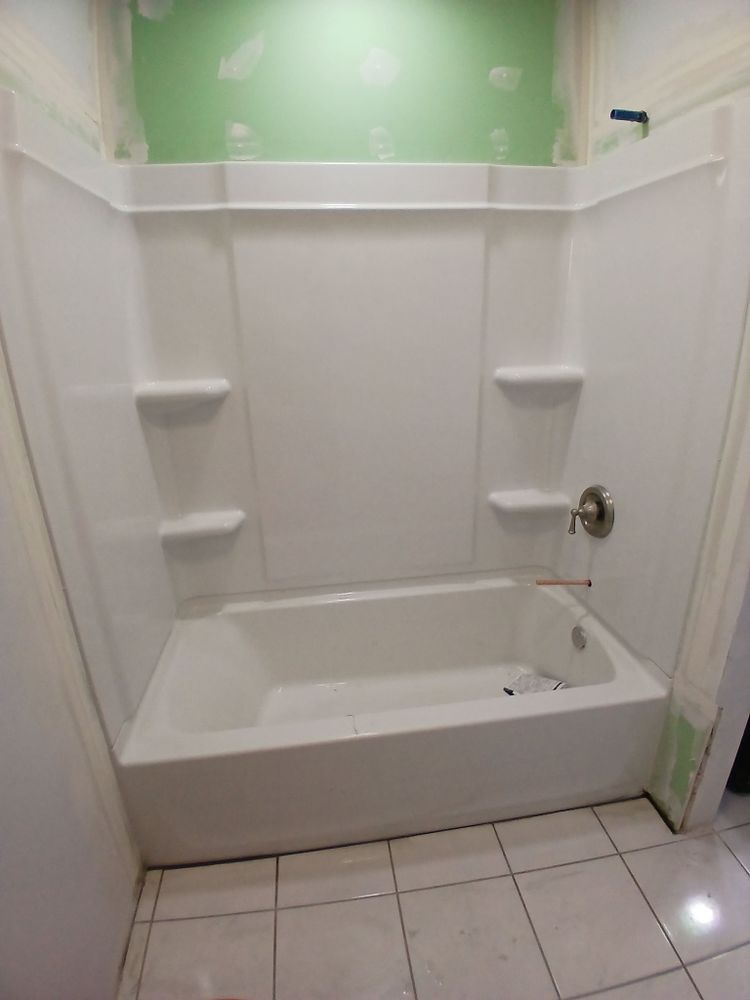 west Frankfort Master and Full Bath Renovations for Dead Tree General Contracting in Carbondale, Illinois