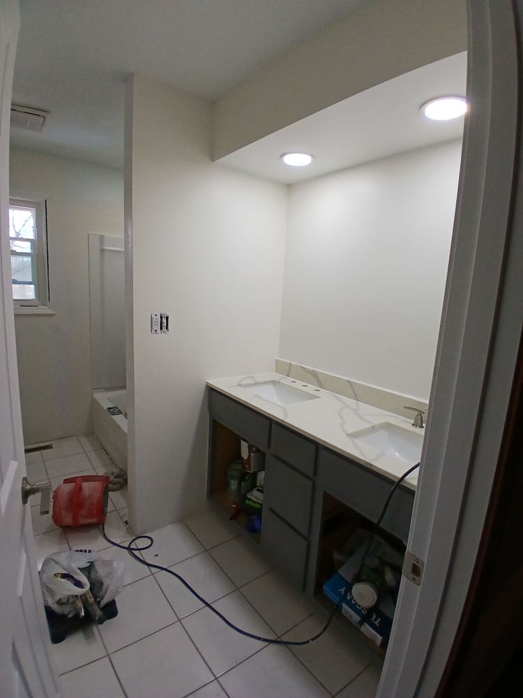 west Frankfort Master and Full Bath Renovations for Dead Tree General Contracting in Carbondale, Illinois