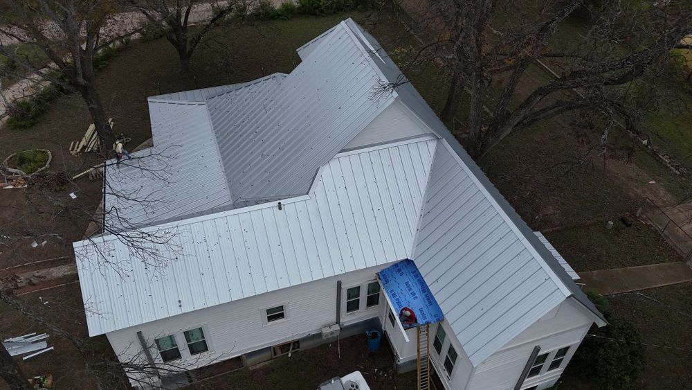 Metal roofs  for Barcenas Roofing & Remodeling in San Saba, TX