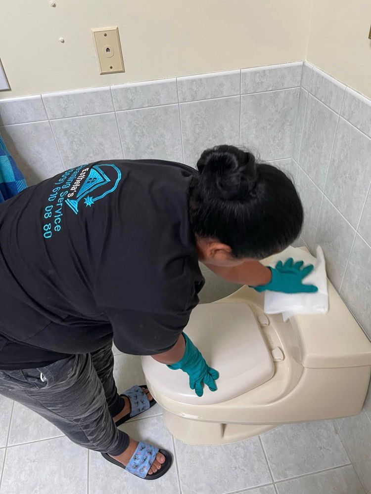 Cleaning for Esthela's Cleaning Service in Hamilton, NJ