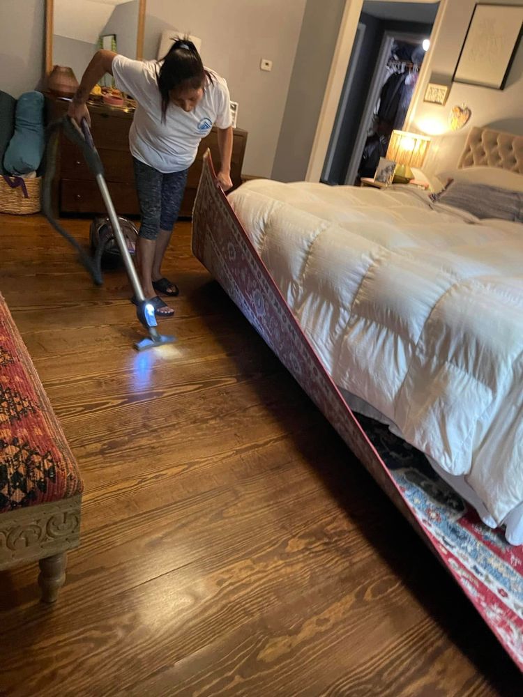 Cleaning for Esthela's Cleaning Service in Hamilton, NJ