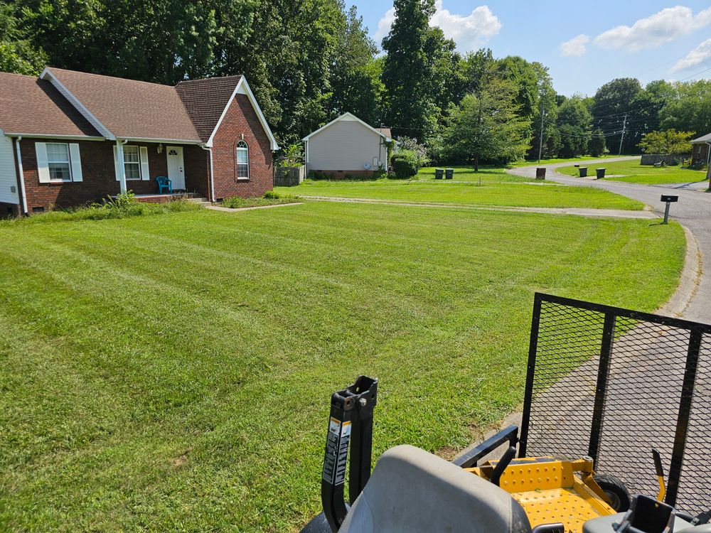 Lawn Care for Lawnscapers TN in White House, TN