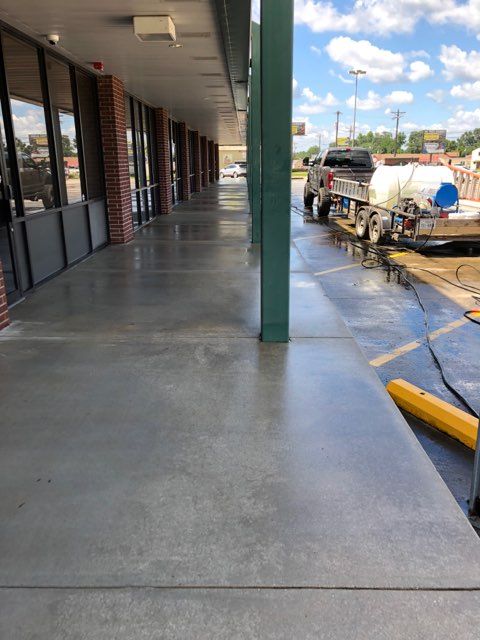 Commercial Cleaning for CTC Pressure Washing Service, LLC in Evadale, TX