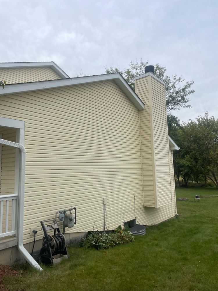 Home Softwash for J&J Power Washing and Gutter Cleaning in Sycamore, IL