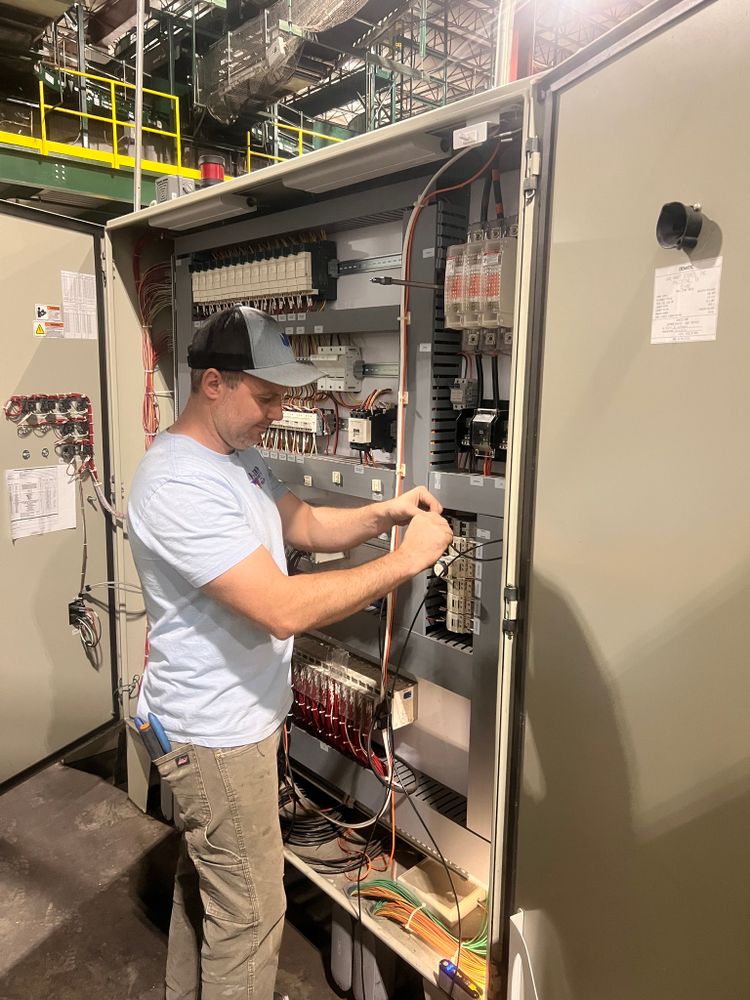 Smith Electric team in Oakwood, TX - people or person