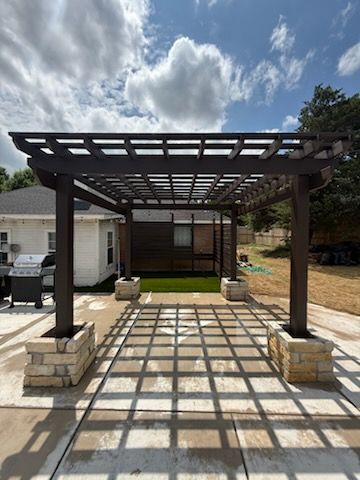 Blue J's Stain and Exterior Paints team in Dallas, TX - people or person
