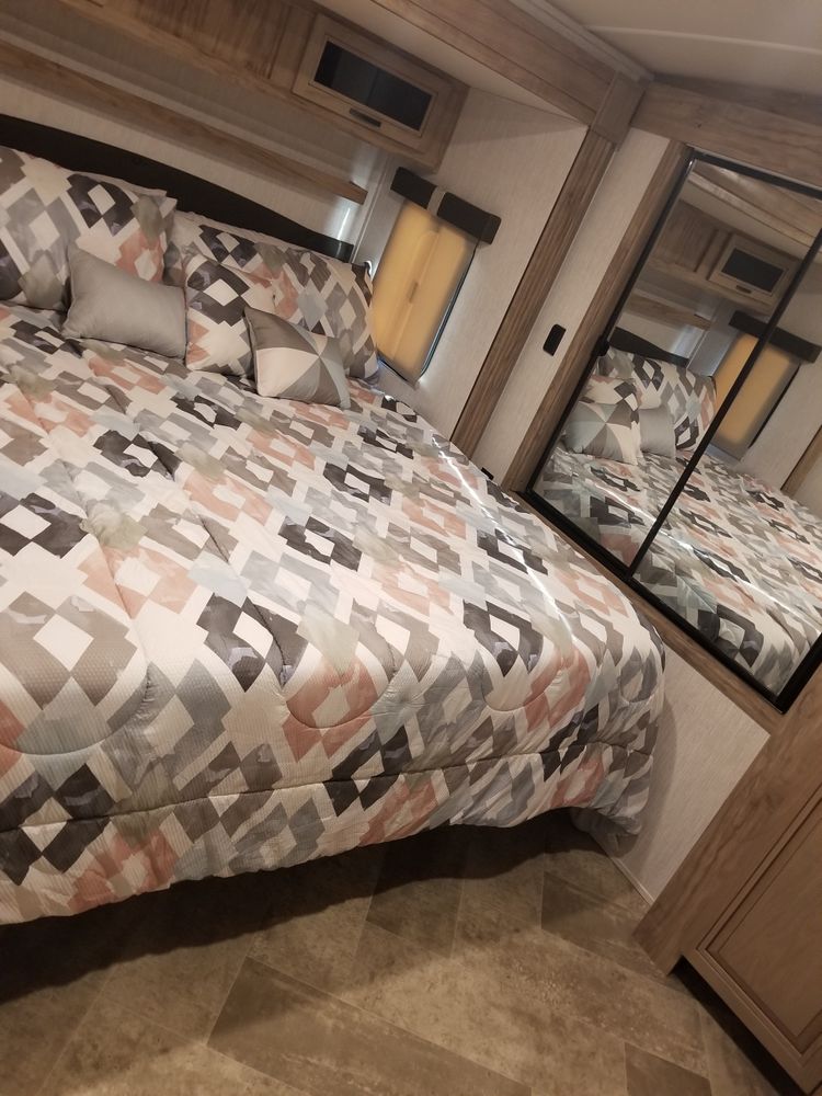 Solaire  for Paradise RV Rentals in Perry, GA