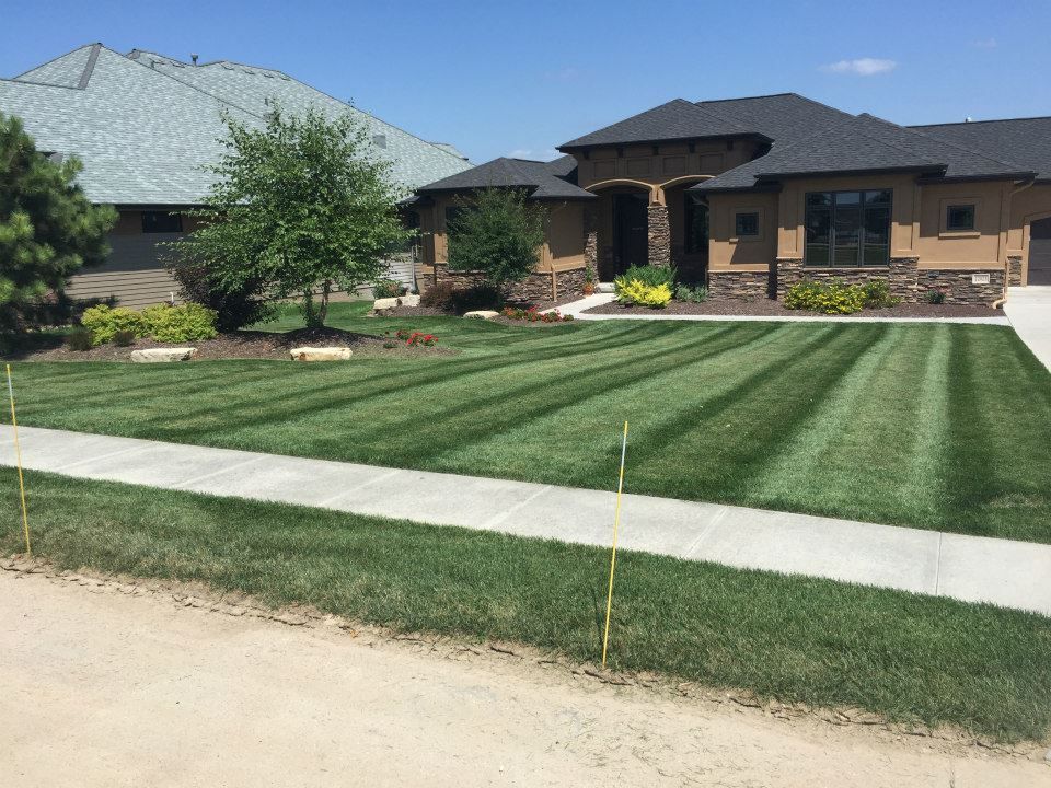 Mowing for Lawn Pros in Omaha, NE