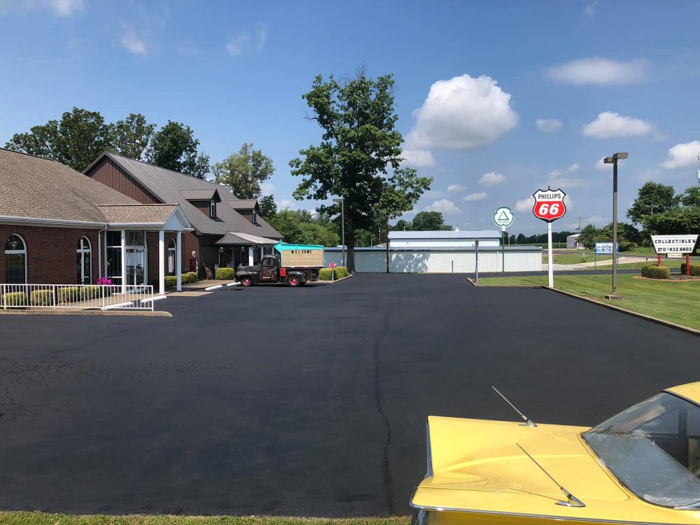 Asphalt Sealcoating for Clear Choice Asphalt Services  in Paducah, KY