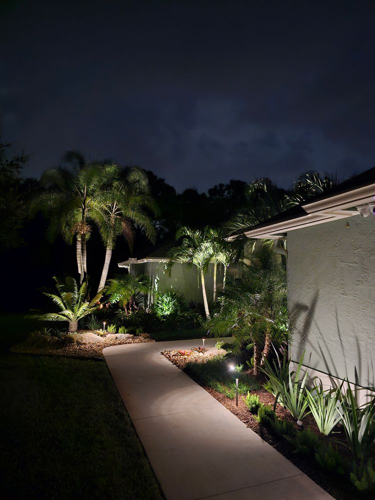 Landscape Lighting for Natural View Landscape, Inc.  in Loxahatchee, FL