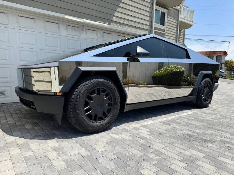 Enhance your vehicle's shine with our expert automotive polishing services, providing a flawless finish and long-lasting protection by meticulously buffing aluminum surfaces to restore their original brilliance. for Gold Standard Finishing in Lake Havasu, CA