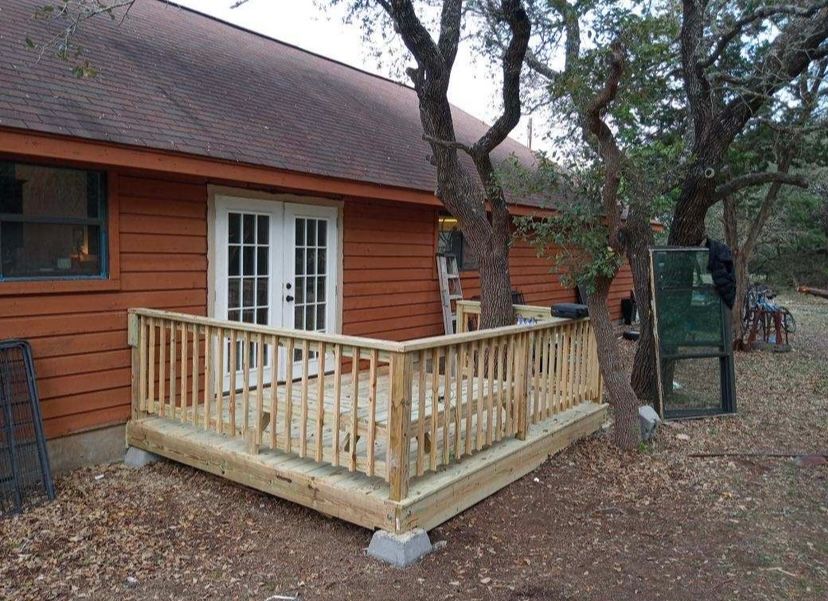 Decks for L.P. Contractors in San Antonio, Texas