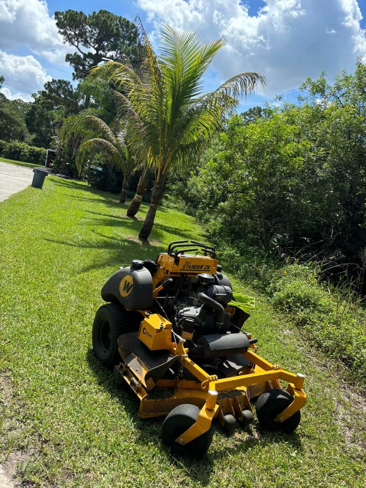 Mowing for Madissons Green in West Palm Beach ,   FL