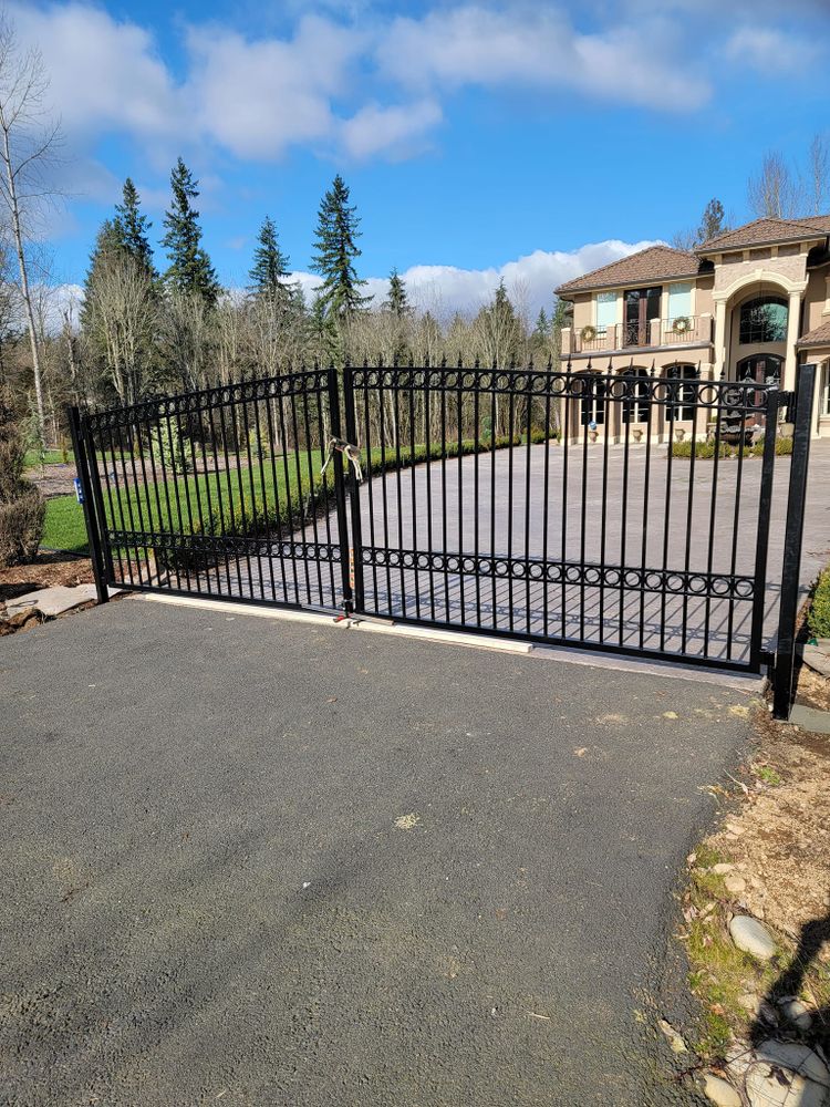 Fences for Custom Gates Welding, LLC. in Auburn, WA