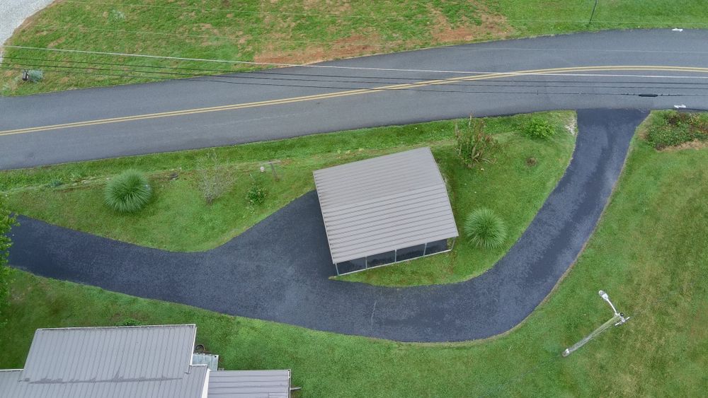 Asphalt for Metzler Paving and Sealcoating in Jacksboro, TN