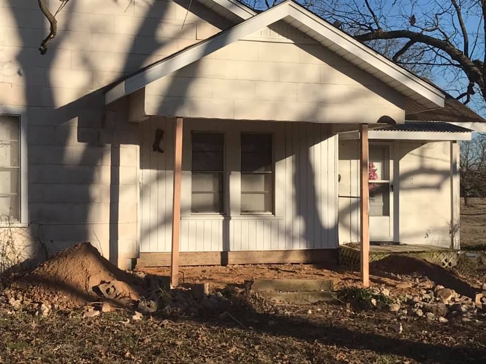 Jones Construction & Flooring team in Bogata, TX - people or person