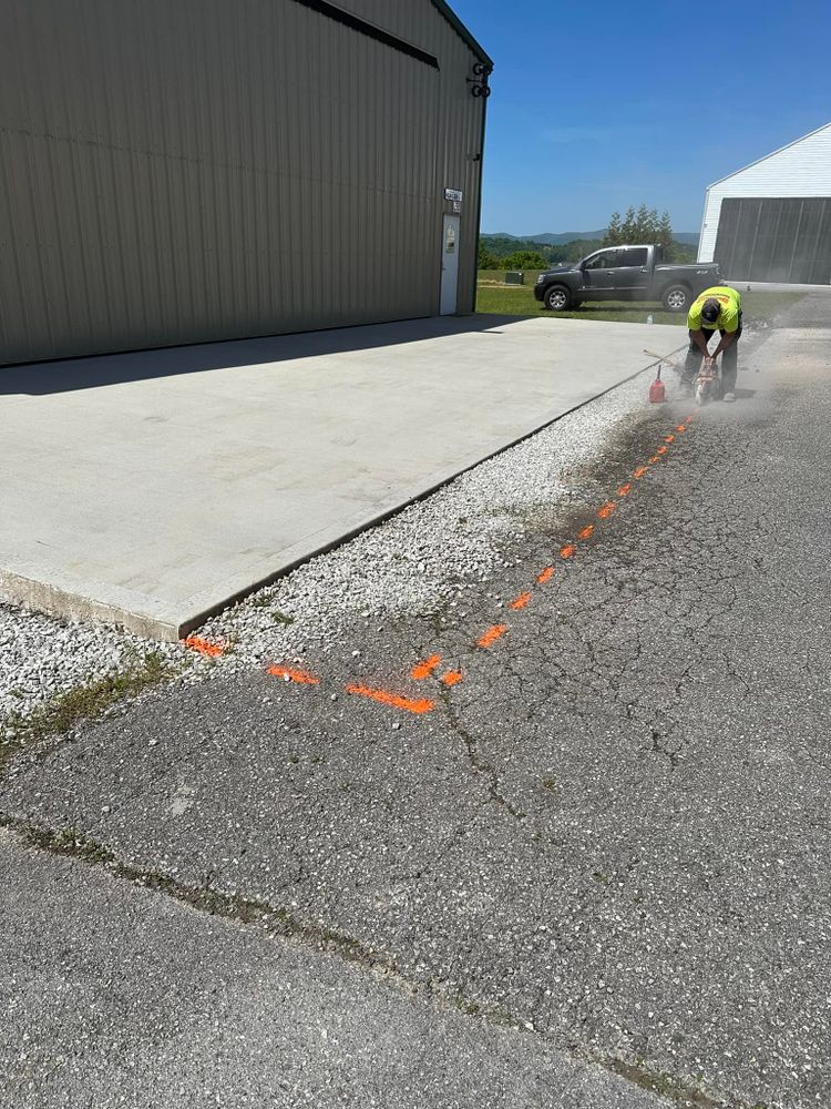 Asphalt for Metzler Paving and Sealcoating in Jacksboro, TN