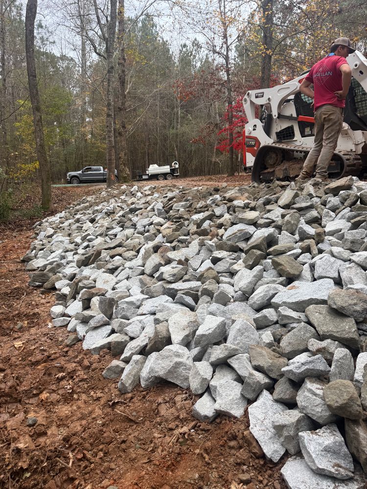 Dirtwork for J&J Hauling and Outdoor LLC  in Fayetteville, GA
