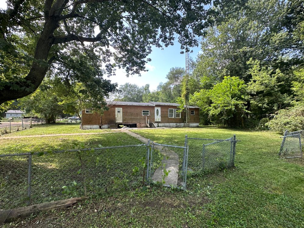 All Photos for FIRST CLASS GRASS LLC in Syracuse, IN