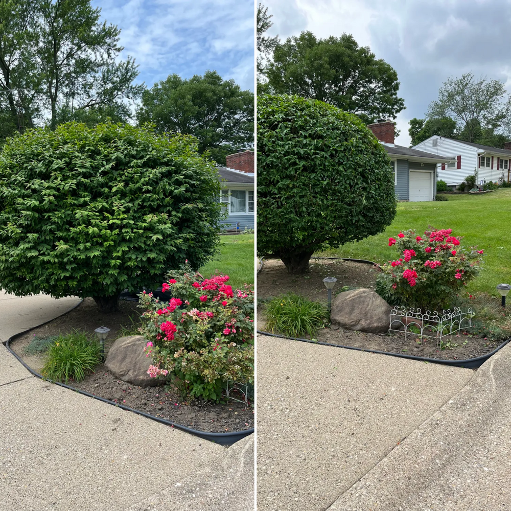 Mowing and Edging for Robbie's Lawn Care, LLC in Middletown, OH