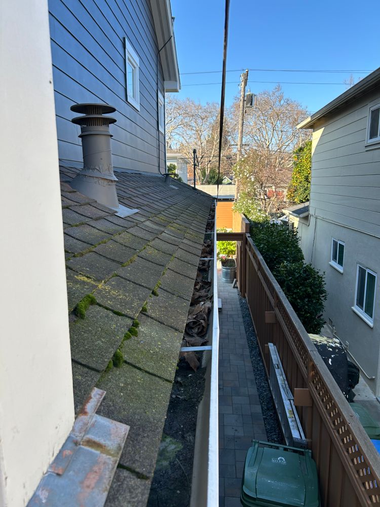 Gutter cleaning  for GGG Home Services in San Jose, CA