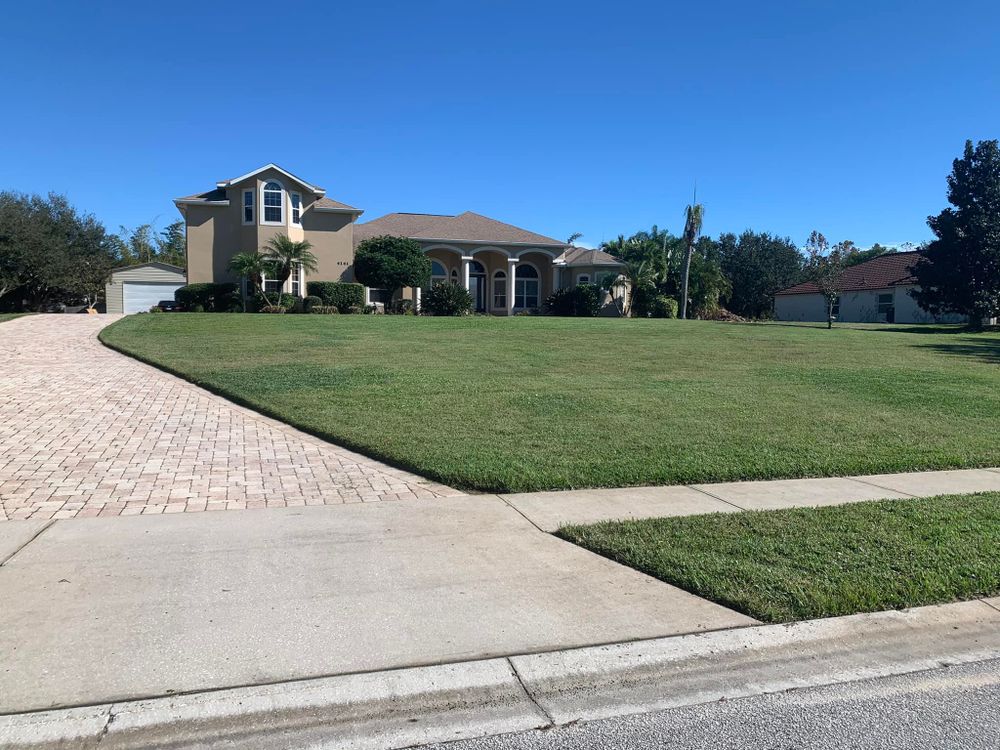 Fall Clean Up for Tolliver’s landscape LLC in Palm Bay, FL