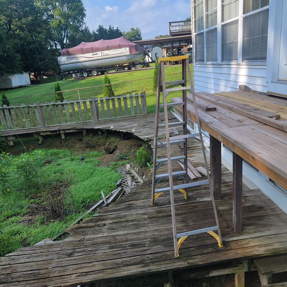 Deck and fence removal for Matt's Haul it All, LLC in Maury County, TN