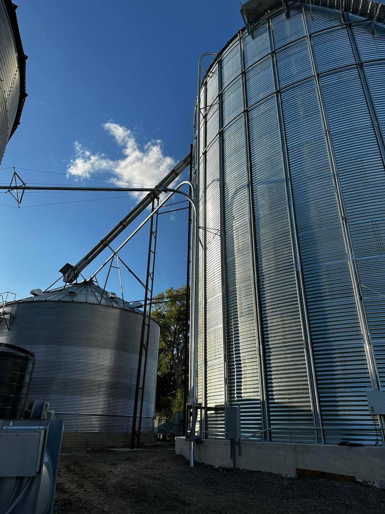 Our Conveyors service allows for efficient and safe transportation of materials during your construction or remodeling project, saving you time and reducing the risk of injury on site. for Integrity Millwrights & Construction LLC  in Oxford,  IN