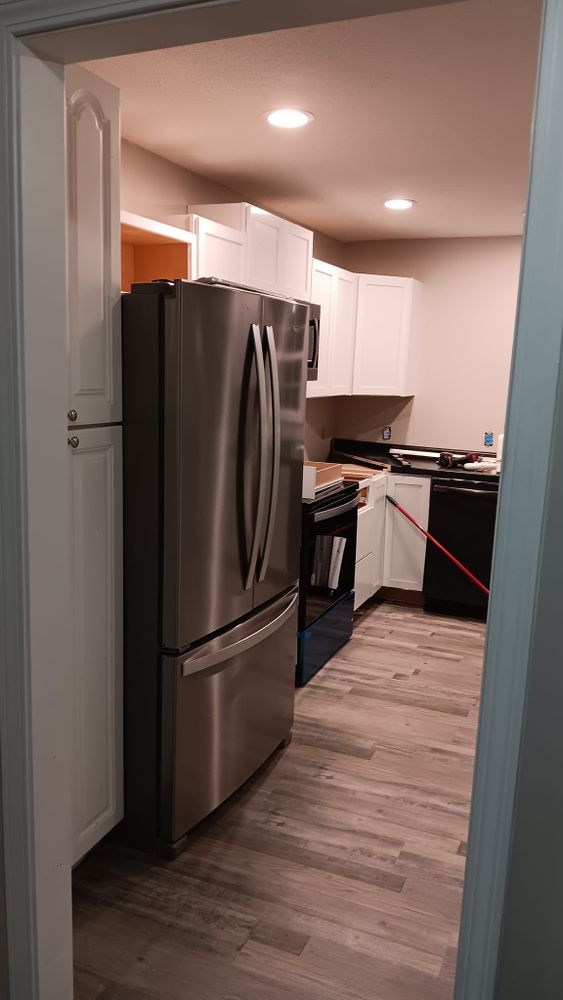 Fence and Full Home Interior Painting and Drywall repair for Dead Tree General Contracting in Carbondale, Illinois