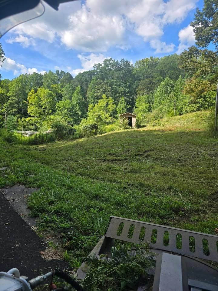 All Photos for Williams Lawn and Land in Sharps Chapel, TN