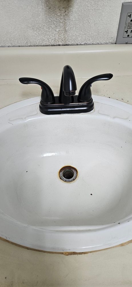 bathroom maintenance for Mid-Mountain Maintenance in Bonney Lake, WA