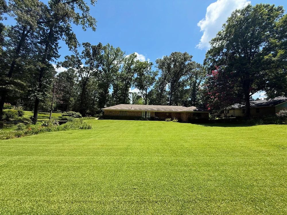 Our professional mowing services ensure your lawn stays healthy and immaculate, enhancing curb appeal with precision cutting and expert care tailored to maintain the beauty and longevity of your outdoor space. for Gator Mowing in Bossier City,  LA