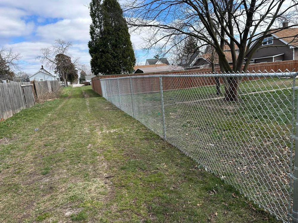 Fence Installation for Illinois Fence & outdoor co. in Kewanee, Illinois