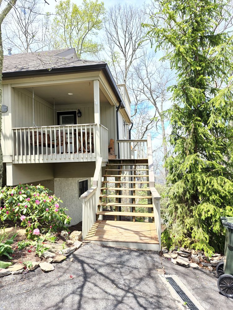 All Photos for Dotson Seamless Guttering LLC in Mars Hill, NC