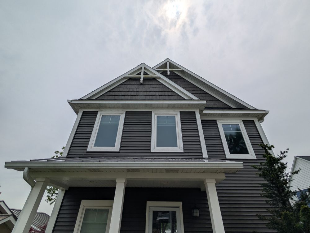 High-Rise Window Cleaning for Kingdom Power Washing & Window Cleaning in Flushing, MI