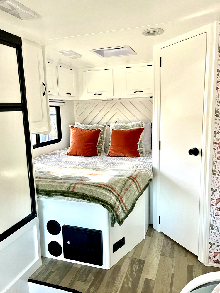 All Photos for Mauka to Makai RV Renovations in Los Angeles, CA