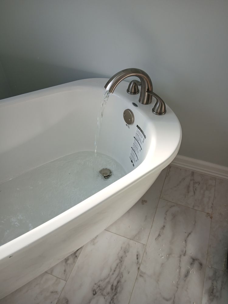 west Frankfort Master and Full Bath Renovations for Dead Tree General Contracting in Carbondale, Illinois