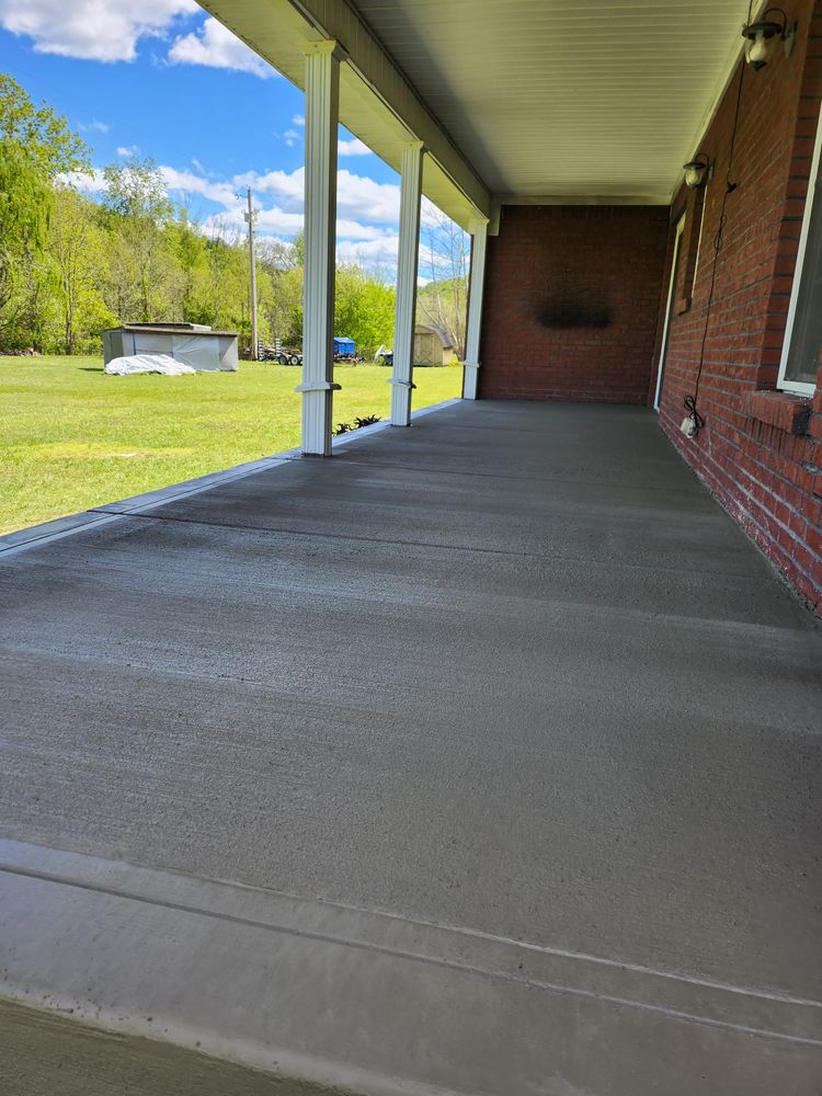 Concrete Patios for Hellards Excavation and Concrete Services LLC in Mount Vernon, KY