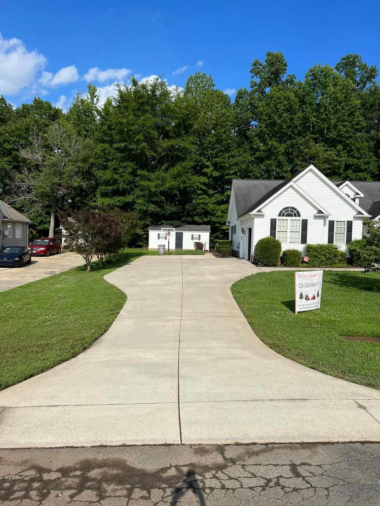 Pressure Washing for Red Clay Landscapers in Sophia, NC