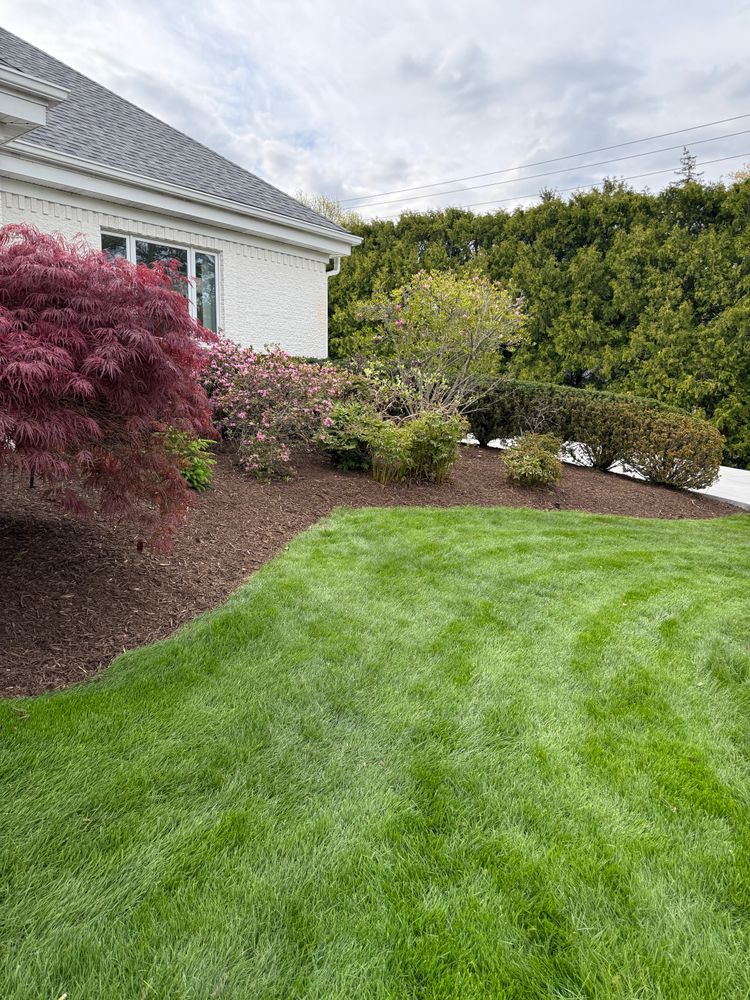All Photos for Mulch & Dig in West Bloomfield Township, MI